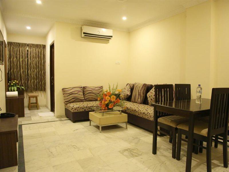 Poppys S.E.T Residency Ξενοδοχείο Kumbakonam Εξωτερικό φωτογραφία