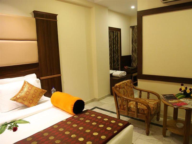 Poppys S.E.T Residency Ξενοδοχείο Kumbakonam Εξωτερικό φωτογραφία