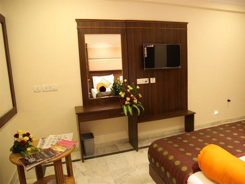 Poppys S.E.T Residency Ξενοδοχείο Kumbakonam Εξωτερικό φωτογραφία