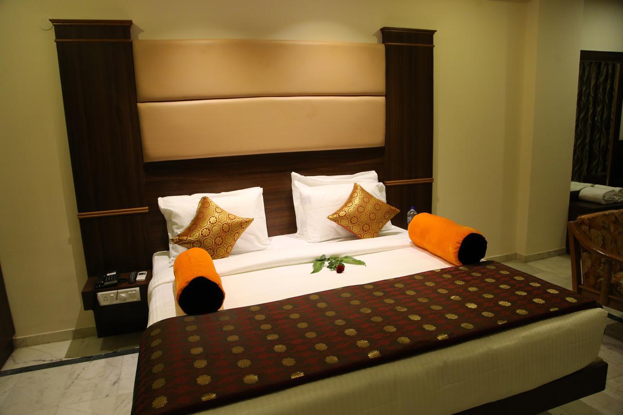 Poppys S.E.T Residency Ξενοδοχείο Kumbakonam Εξωτερικό φωτογραφία