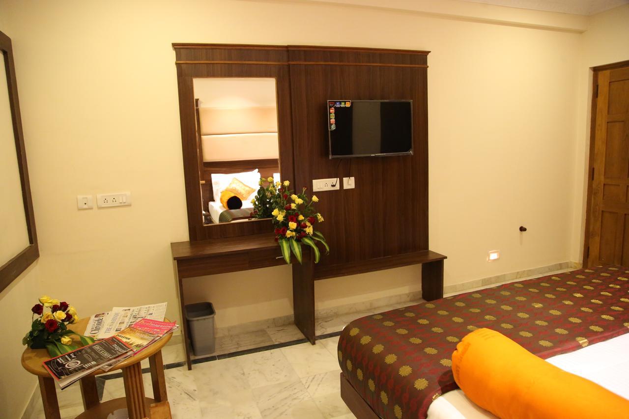 Poppys S.E.T Residency Ξενοδοχείο Kumbakonam Εξωτερικό φωτογραφία